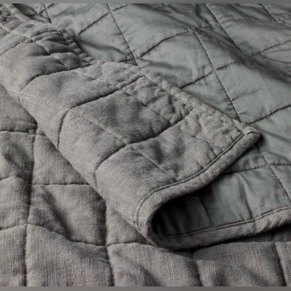 NEW Casaluna Heavyweight Linen Blend Queen Size Quilt Dark Gray Winter Cozy Warm - Picture 5 of 14